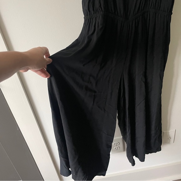 Black Capri Jumpsuit - Picture 3 of 4